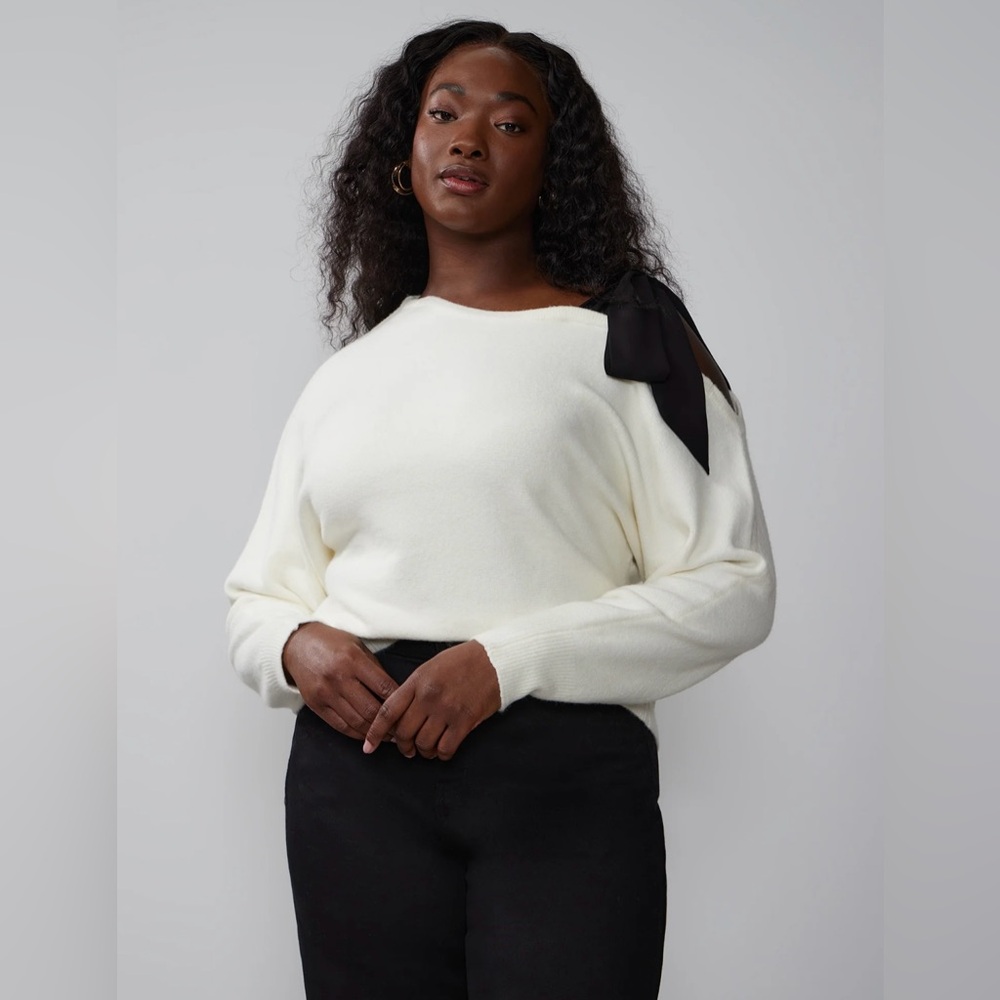 🛍️NWT New York & Company 1X Elegant White Sweater with Black Bow
